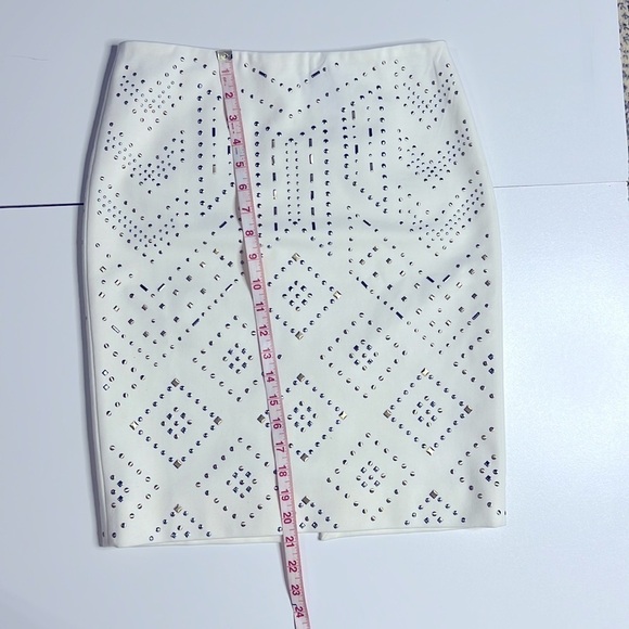 White House Black Market Off White Studded Skirt size 2 - Picture 10 of 11